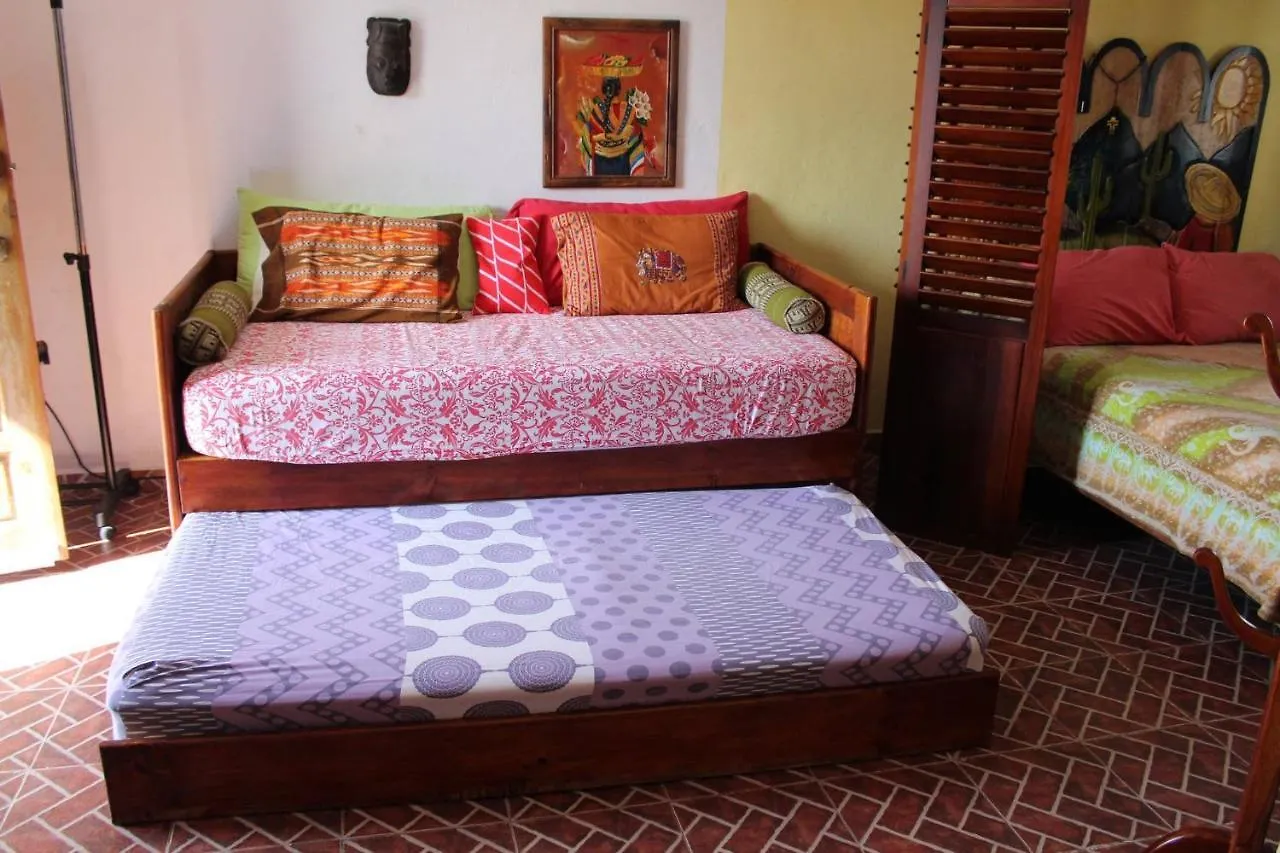 Cancun Guest House 2 0*,